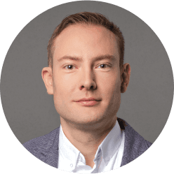 Дмитрий Опарин